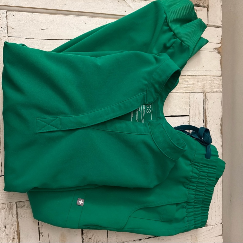 Figs Green Scrub Set